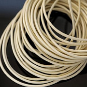 Шнур кожаный, цвет кремовый, диаметр 2 мм
