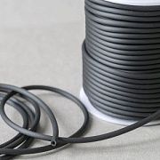 Шнур резиновый, с отверстием, цвет черный, диаметр 3 мм