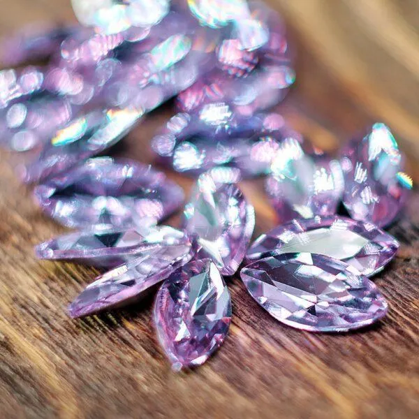 кабошон стекло кристалл, navette, цвет tanzanite, 18х9 мм
