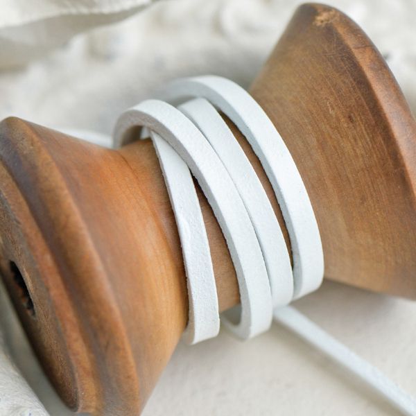 шнур кожаный, плоский, цвет белый, 3х2 мм