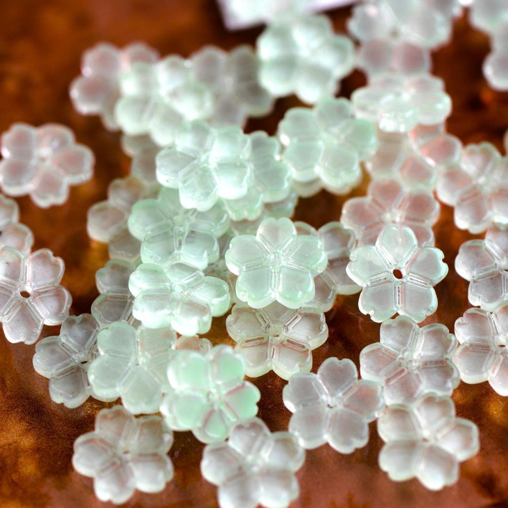 бусина "гардения", стекло, цвет светло-зеленый, 11x2.7 мм