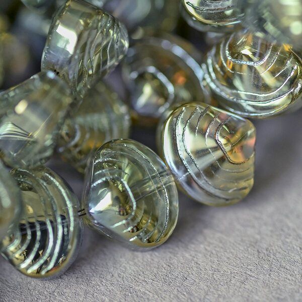 бусина "ракушка", стекло, цвет хаки зеркальный, 9.5x8x7 мм