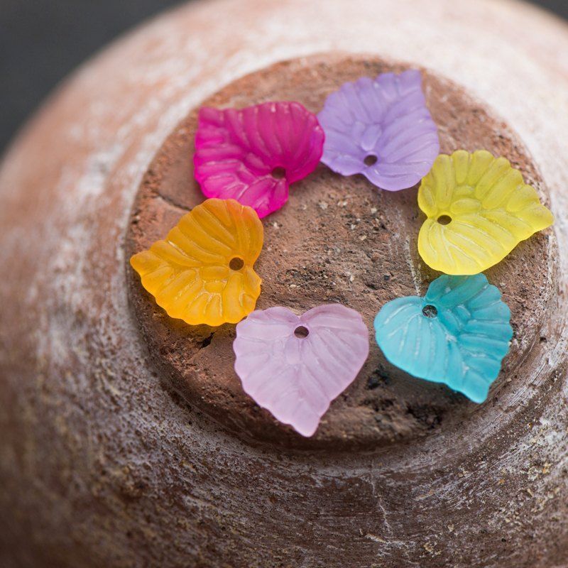 подвеска акриловая "листик", матовая, цветовой микс, 14x14x3 мм