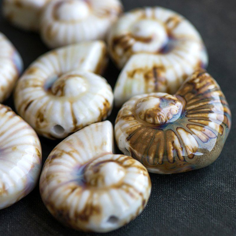 бусина, керамика "наутилус", цвет бежевый, 39x30x16.5 мм