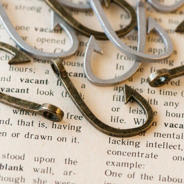 подвеска металлическая "крючок", цветовой микс, 35x18x2 мм