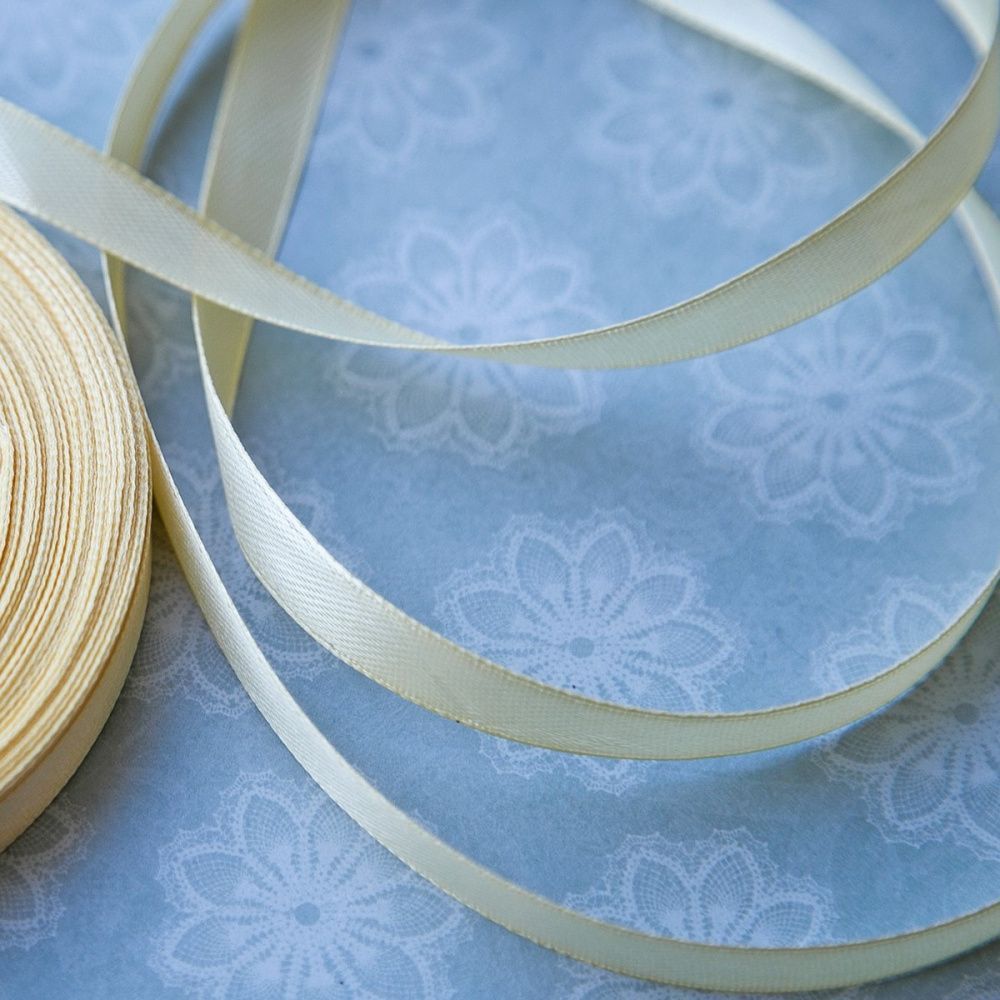 лента, атлас, цвет золотисто-желтый, ширина 10 мм ленты