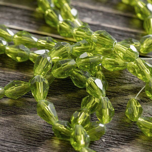 бусина "капля", граненая, стекло, цвет желто-зеленый, 8х6 мм