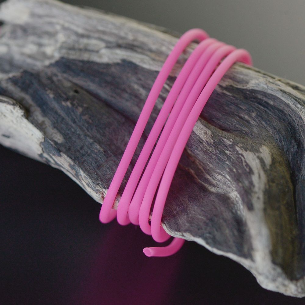 шнур резиновый, с отверстием, цвет ярко-розовый неон, 2 мм
