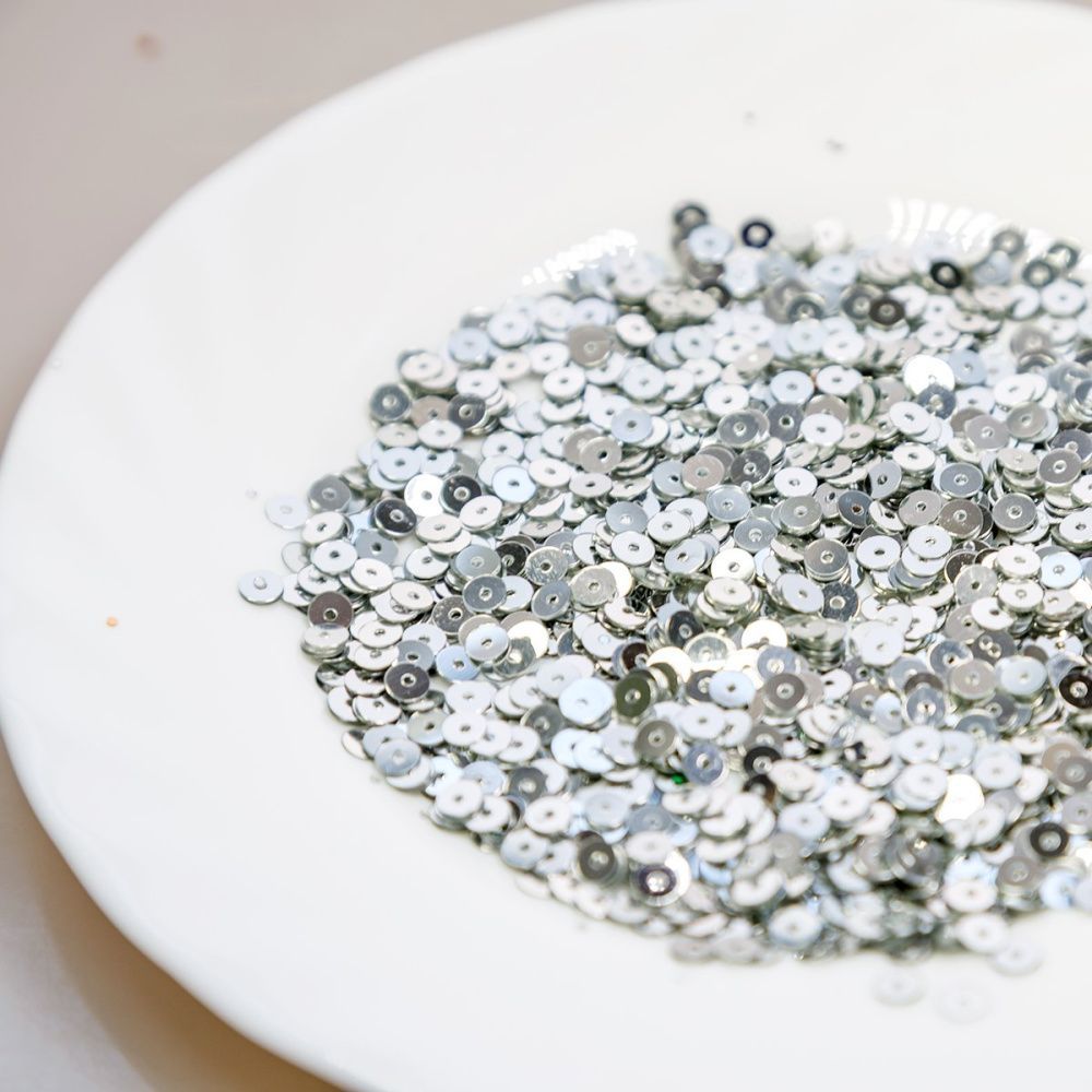 пайетки плоские, серебряный зеркальный, 4 мм