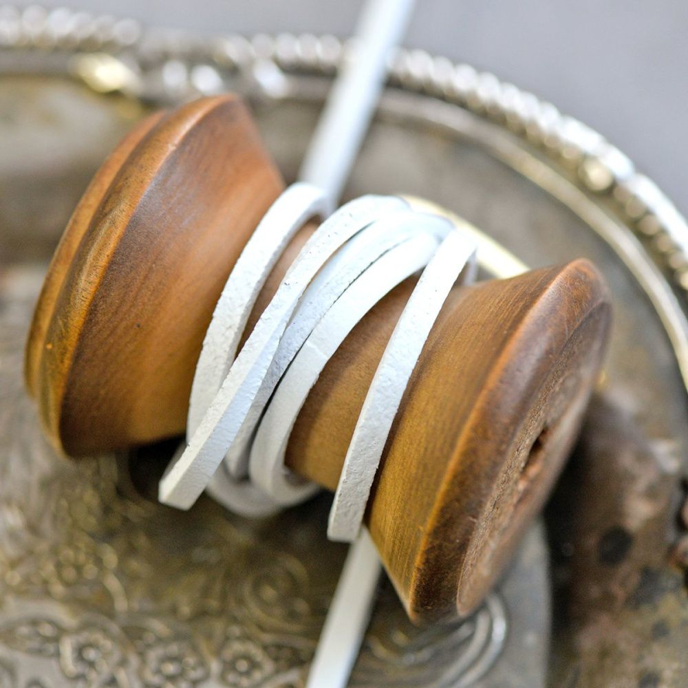 шнур кожаный, плоский, цвет белый, 3х2 мм