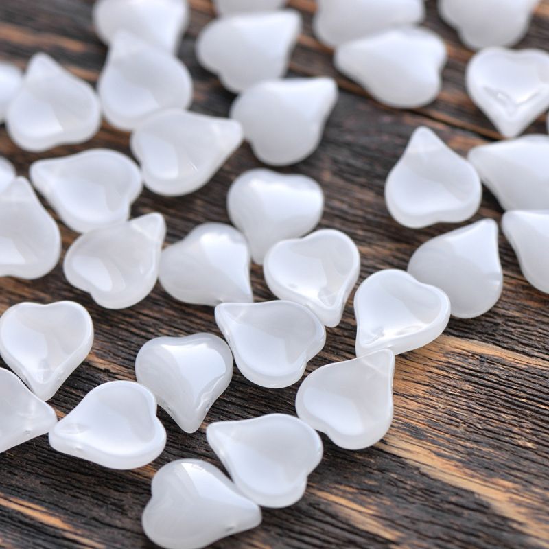 подвеска стеклянная "лепесток бальзамина", цвет белый, 15x12x4.5 мм