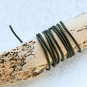 Шнур кожаный, цвет темно-оливковый, диаметр 2 мм