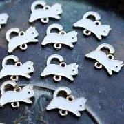 Коннектор "Котейка", эмаль, цвет белый, 16x19x1.5 мм