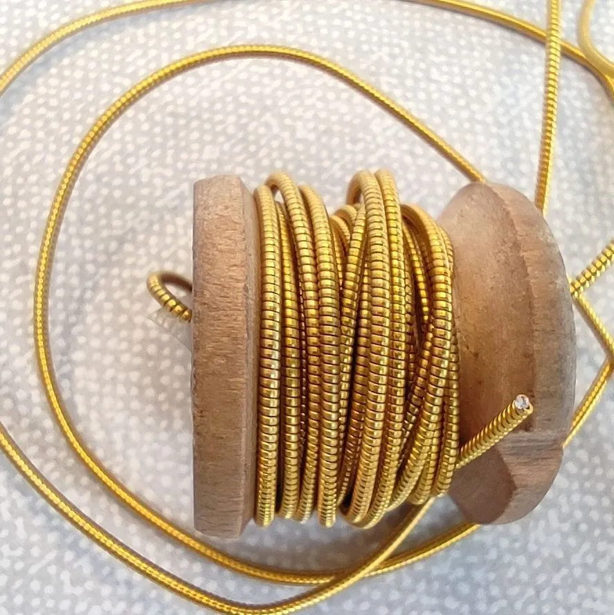 канитель жесткая, цвет насыщенное золото, 1.3 мм