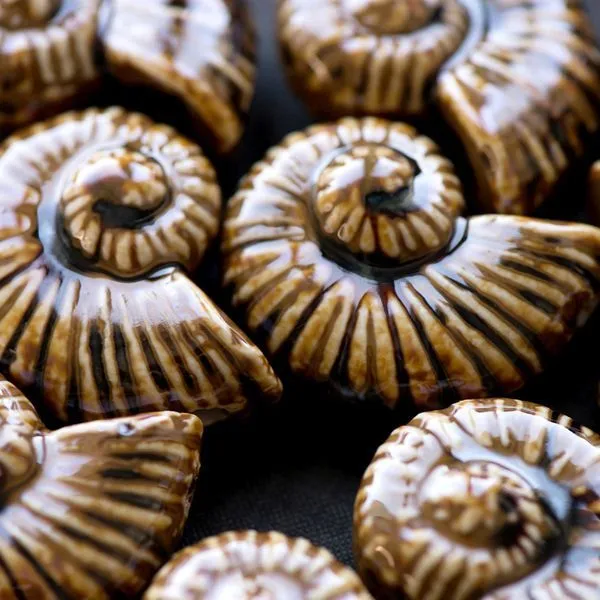 бусина, керамика "наутилус", цвет коричневый, 39x30x16.5 мм