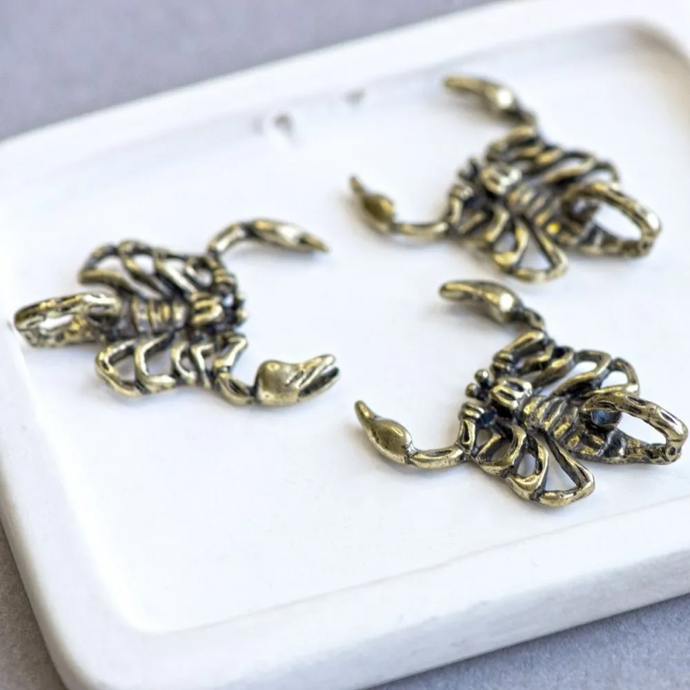 подвеска металлическая "скорпион", цвет античная бронза, 39x28x10 мм