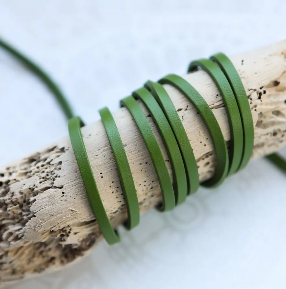 шнур кожаный, плоский, цвет зеленый киви, 3х2 мм