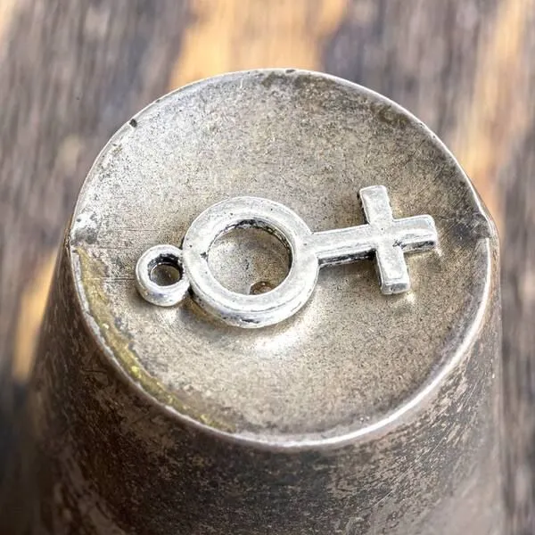 подвеска металлическая "венера", цвет античное серебро, 18x8x1.5 мм