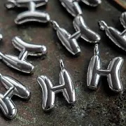 Подвеска металл "Буква H", цвет платина, 16.5-18.5x5.5-18x2.5x4.5 мм