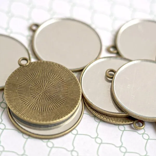 подвеска металлическая "зеркало", цвет античная бронза, 46x37x2 мм