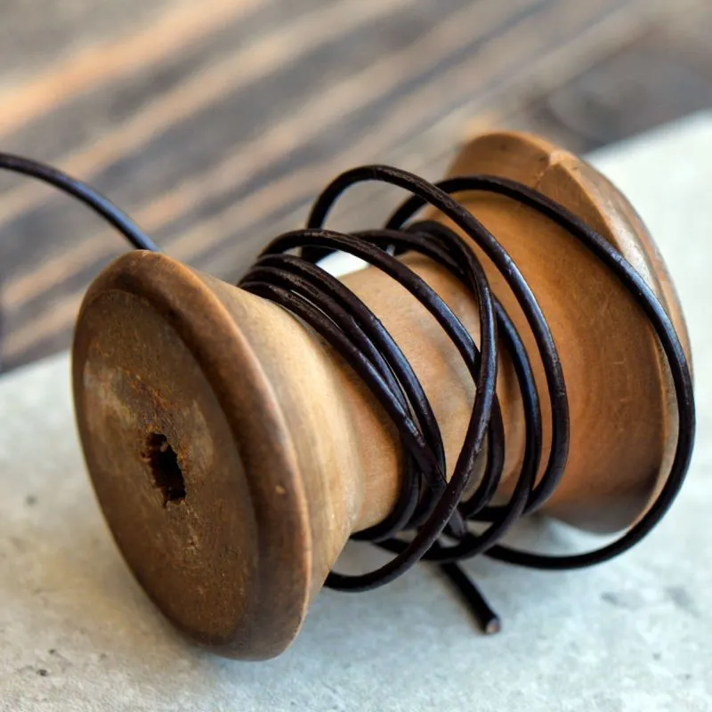 шнур кожаный, цвет черно-коричневый, диаметр 1.5 мм