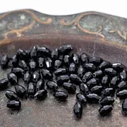 Бусина, стекло овальная, граненая, цвет черный, 8х6 мм