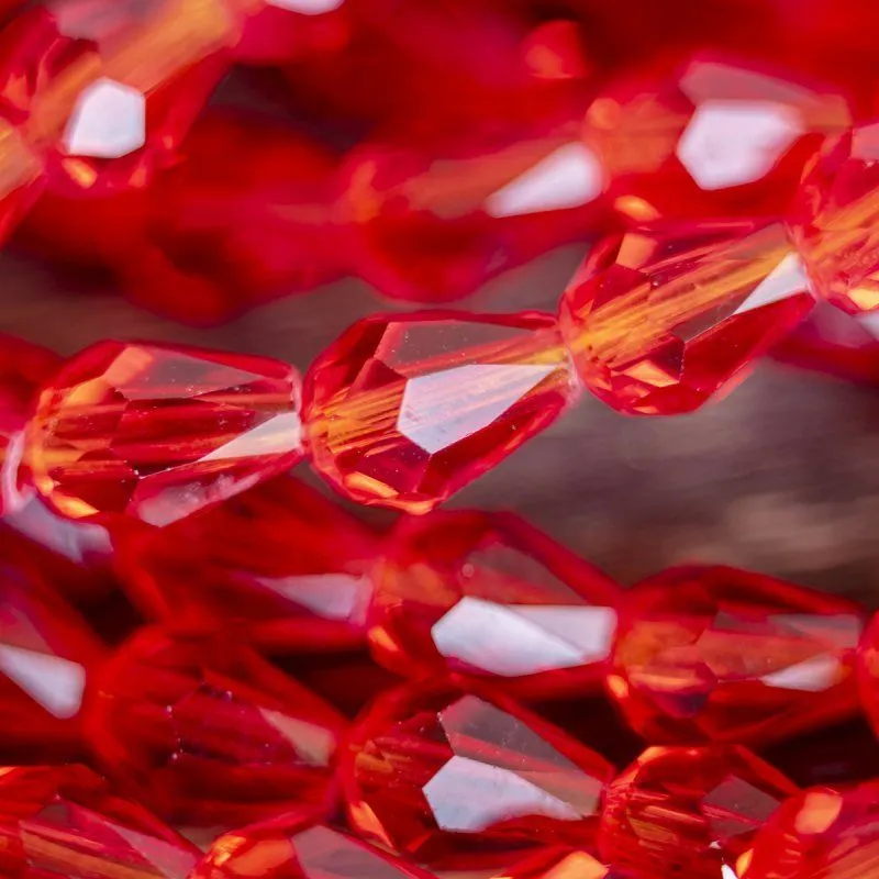 бусина "капля", граненая, стекло, цвет красный, 8х6 мм